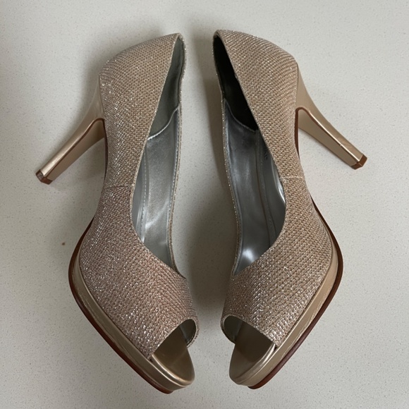 Party Shoes Size 8.5 - Picture 2 of 5